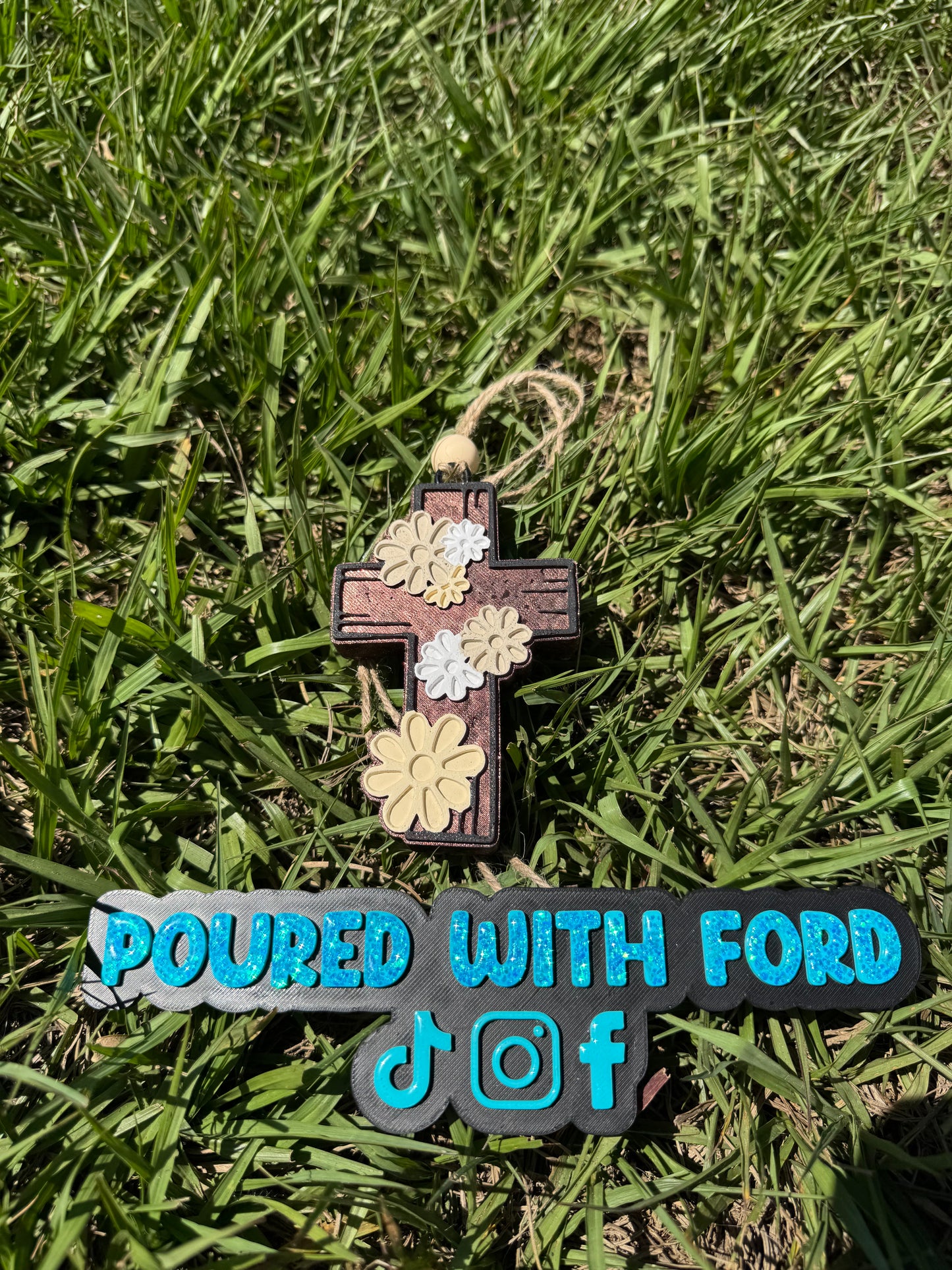 Daisy Cross
