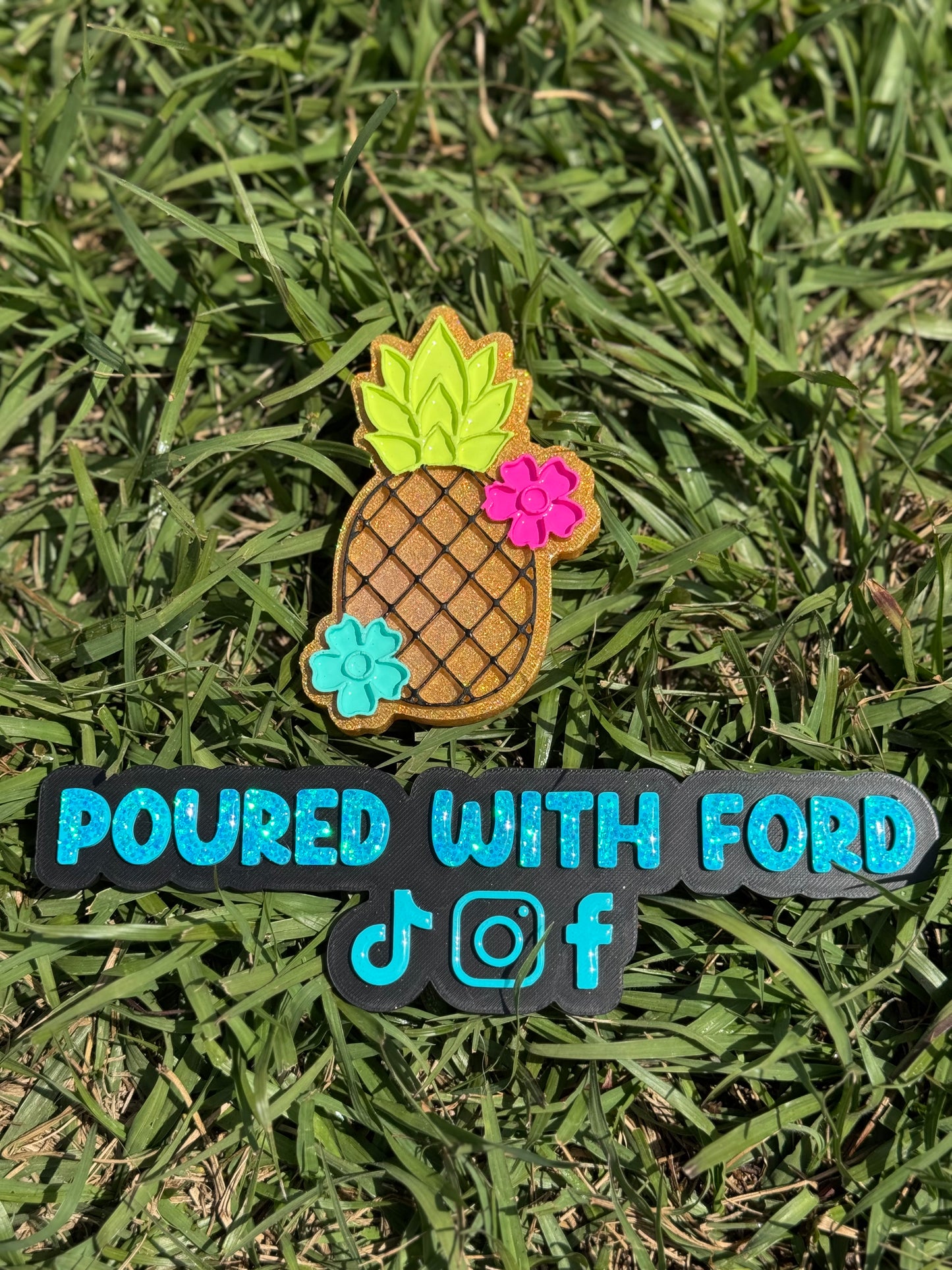 Tropical pineapple