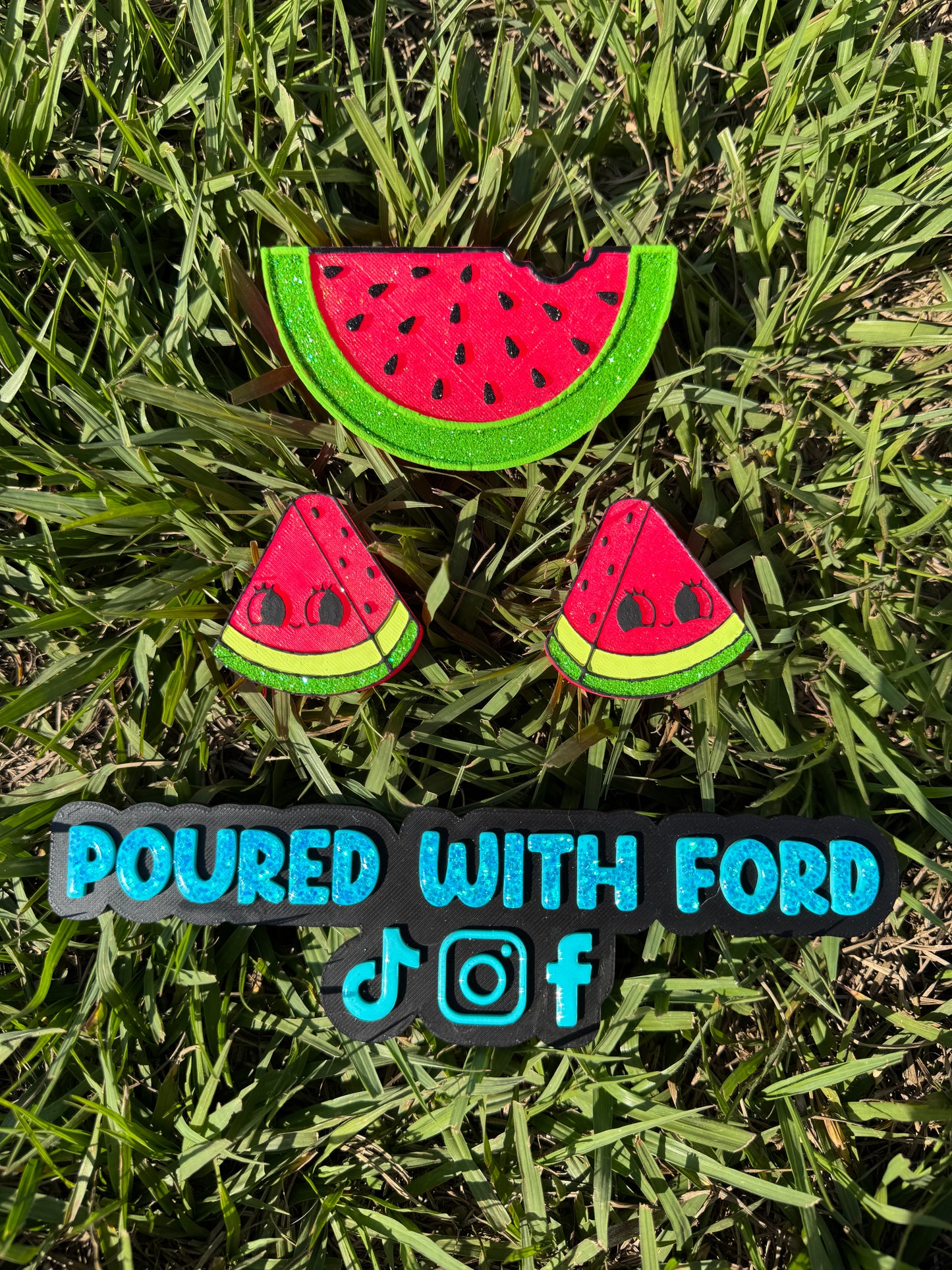 Watermelon slice + optional vent clips