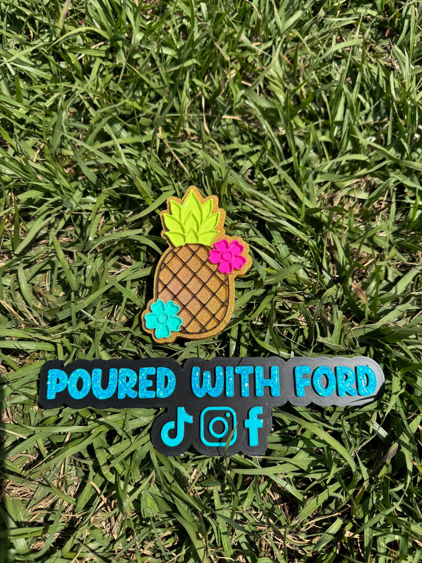 Tropical pineapple