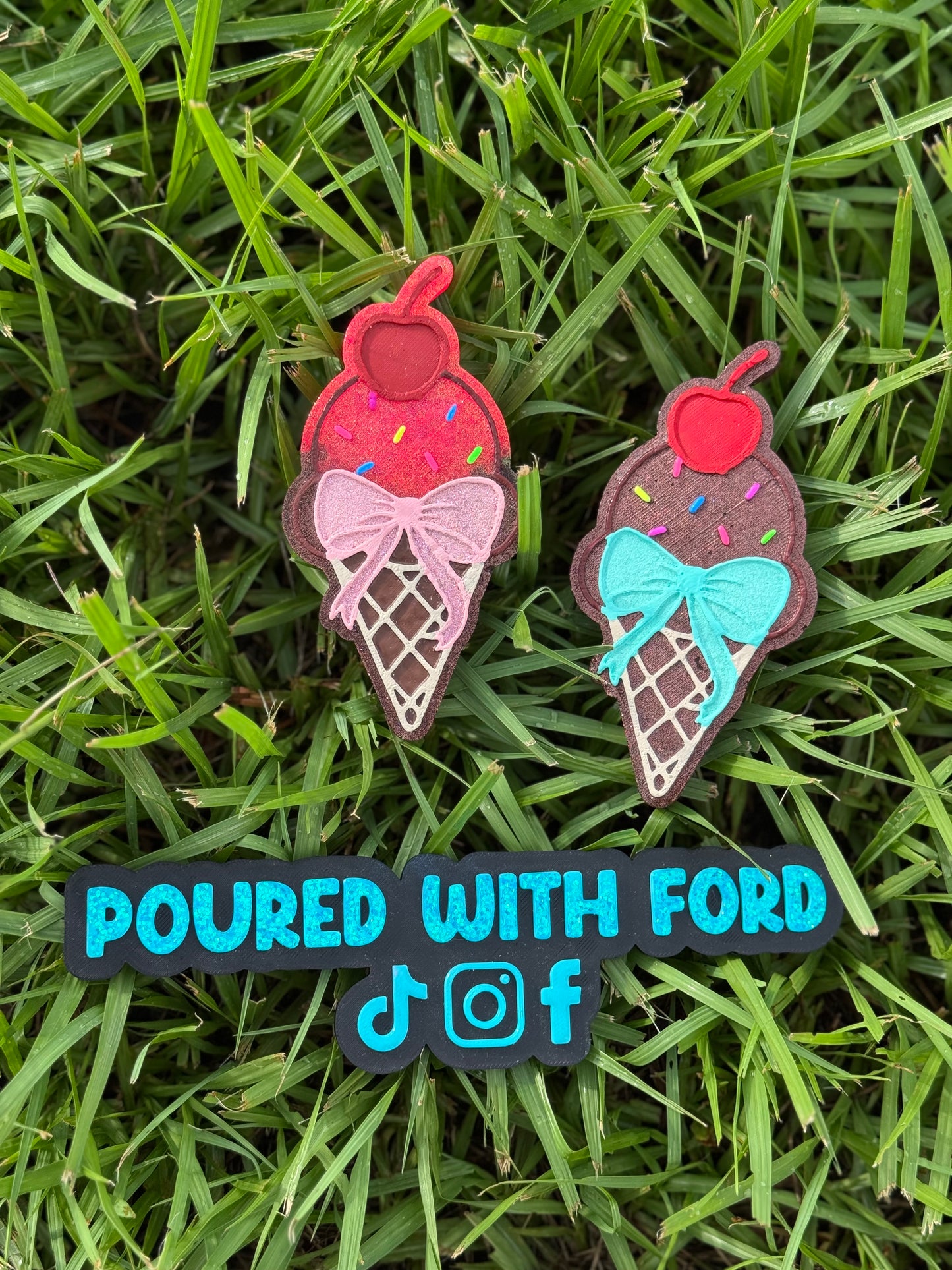 Ice cream with bow