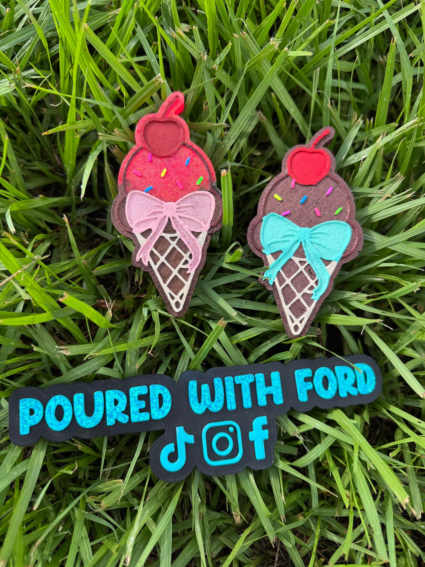Ice cream with bow