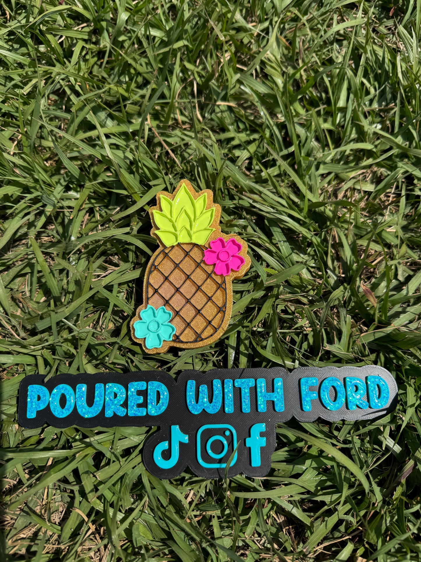 Tropical pineapple