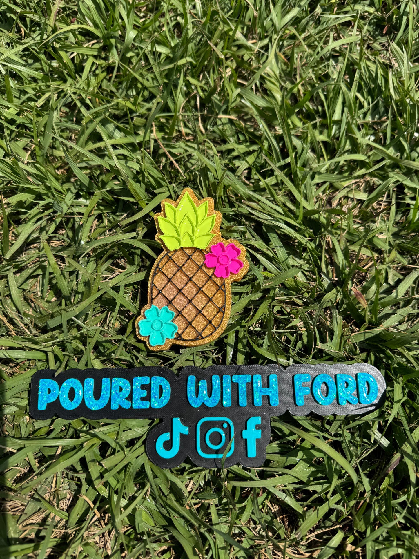Tropical pineapple