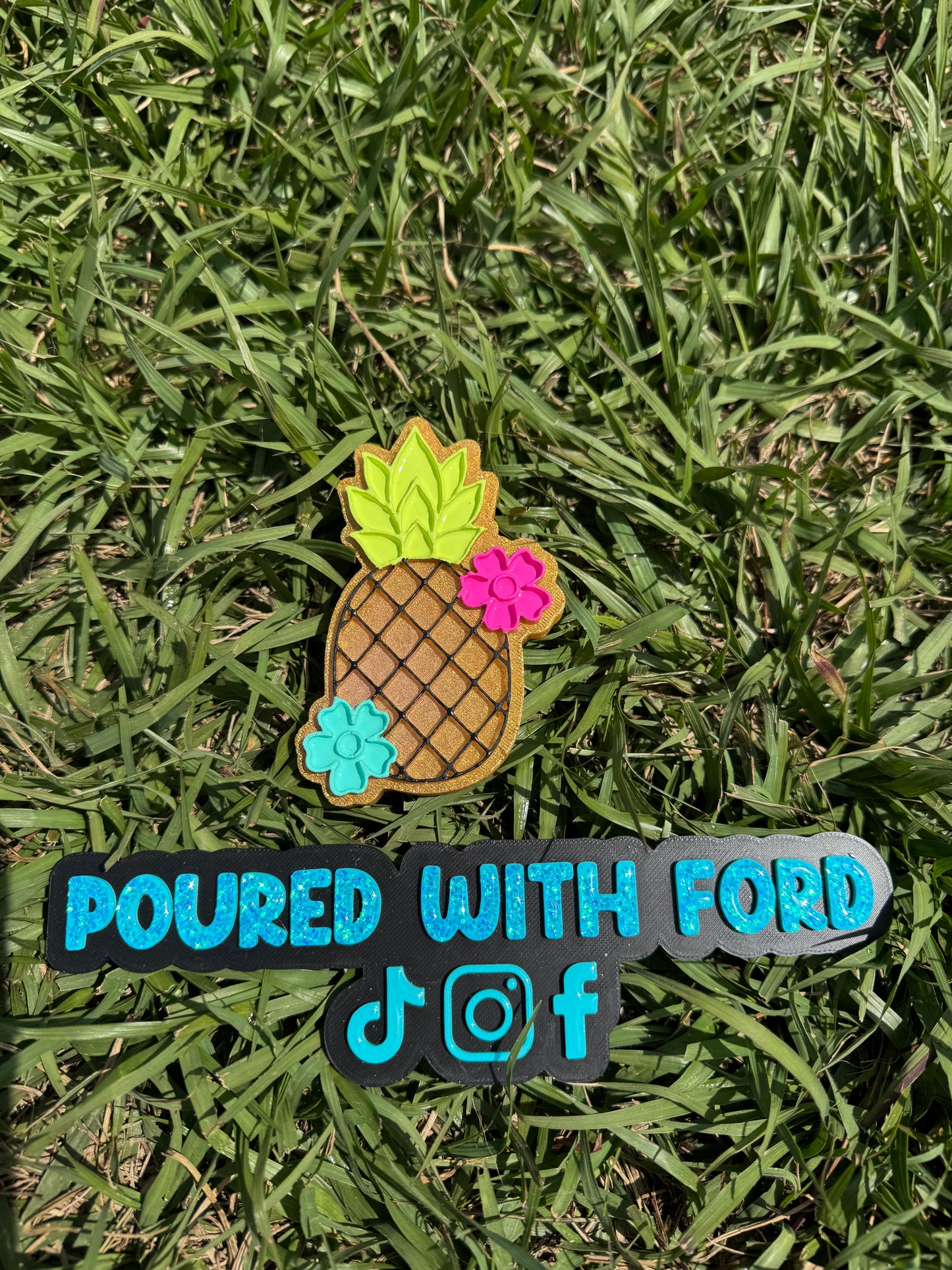 Tropical pineapple