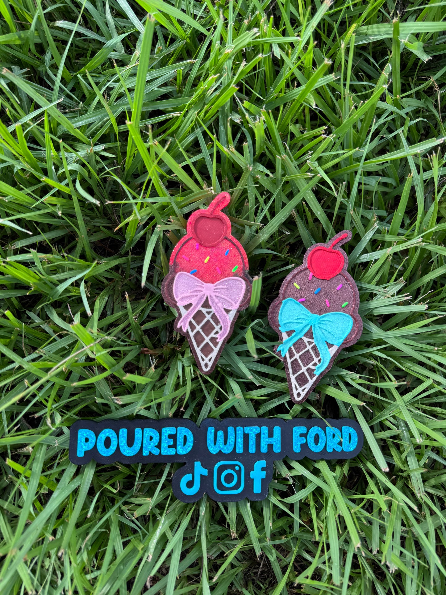 Ice cream with bow